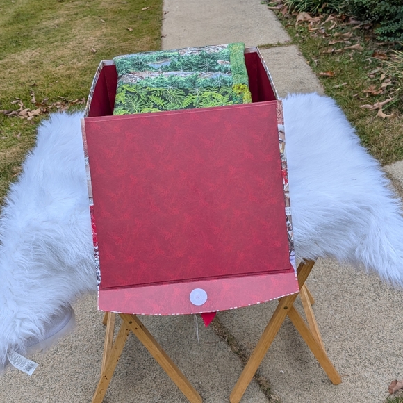 Fabulous Christmas Lap Quilt - Picture 4 of 11